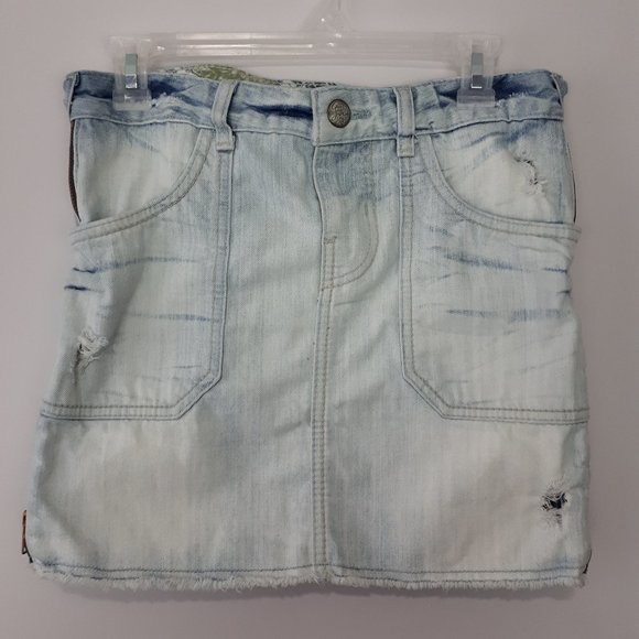 GUESS Distressed Light Wash Denim Jean Mini Skirt - Picture 1 of 12